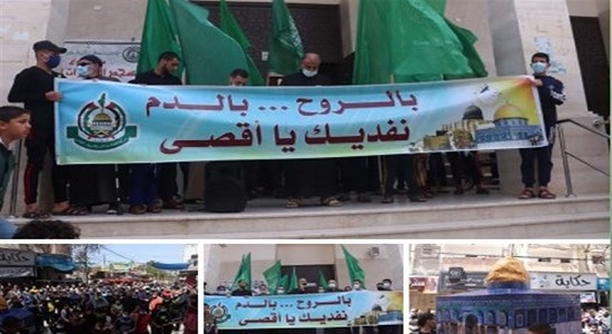  حضور ۶۰ هزار نمازگزار فلسطینی در مسجدالاقصی