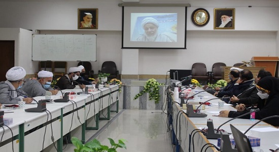 روز به روز باید برای خودسازی خود و بهره گیری از نماز تلاش مضاعفی داشته باشیم