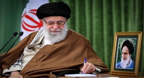 پاسخ استفتاء از مقام معظم رهبری درباره خمس سرمایه، وطن اتخاذی و احکامی در رابطه با نماز منتشر شد. 