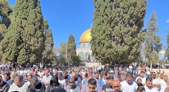 اقامه نماز جمعه ۵۰ هزار فلسطینی در مسجدالاقصی