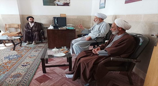 اساتید نقش برجسته ای در به حرکت در آوردن دانش پژوهان به سوی فعالیت های پژوهشی  دارند.