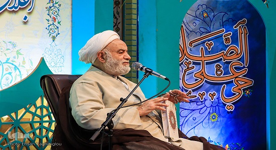 از ترغیب نسل جدید به نماز نباید غفلت شود