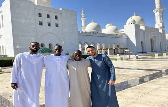 اقامه نماز جمعه توسط بازیکنان چلسی