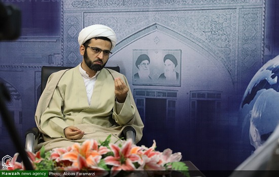 رسیدگی به نماز مهم‌تر است یا اختلاس و بی‌حجابی؟