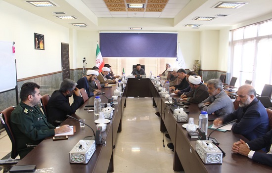 حضور مدیران استانی در نماز جماعت مدارس و دانشگاه‌های قم انجام خواهد شد