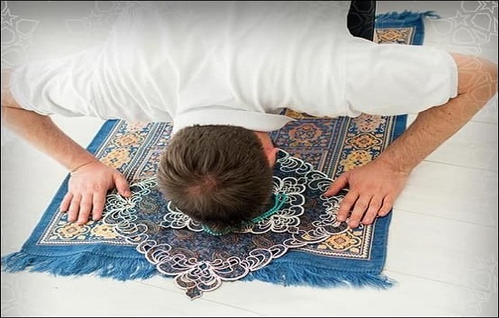 استاد پناهیان؛ با ادب بخوان