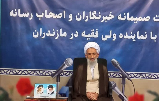 خبرنگار صادقانه حقیقت جامعه را بیان کند| لزوم حضور میدانی اصحاب رسانه در نماز جمعه
