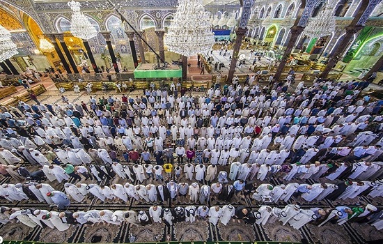 نماز حاجت در حرم امام حسین (علیه السلام)