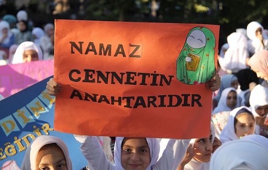 اختتامیه برنامه «زندگی با نماز زیباست» ویژه کودکان در ترکیه