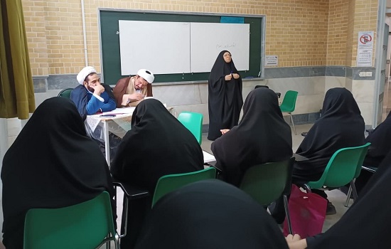 ارزیابی دانش پژوهان خواهر دوره تربیت مربی عالی معارف نماز