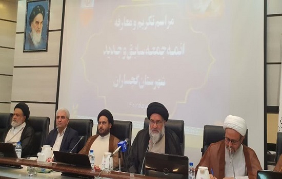 همه در برابر تریبون و سنگر نماز جمعه مسئول هستیم