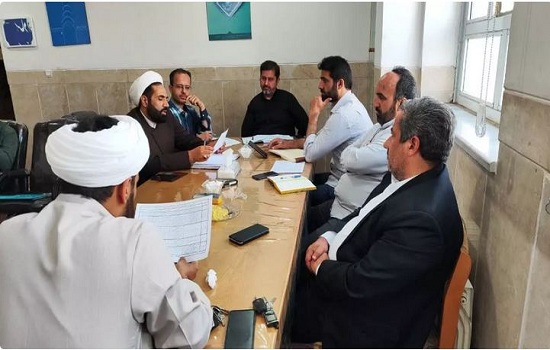  نشست هم اندیشی ستاد اقامه نماز با مرکز تخصصی نماز قم برگزار شد