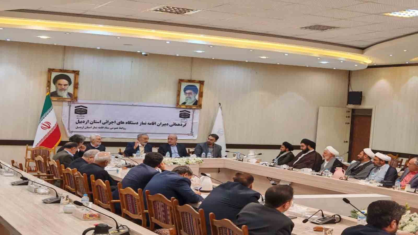 قائم مقام ستاد اقامه نماز کشور: سرمایه گذاری بر روی معرفت افزایی خانواده ها و نسل نو سبب ترویج اقامه نماز می شود