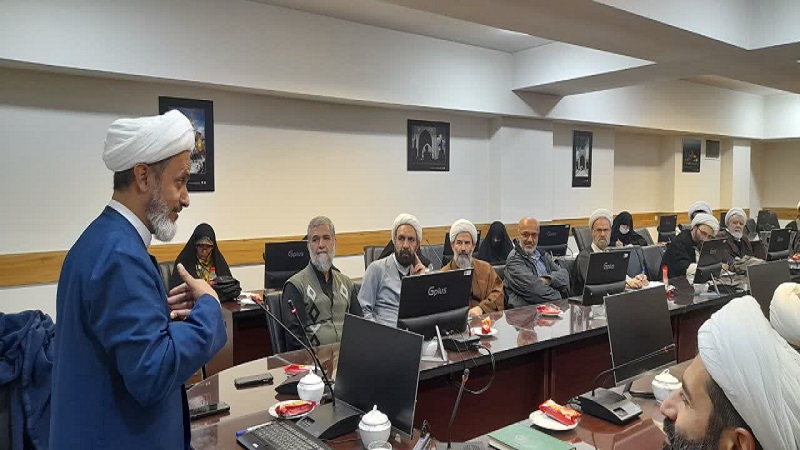 در آستان قدس رضوی و با حضور استاد مرکز تخصصی نماز برگزار شد