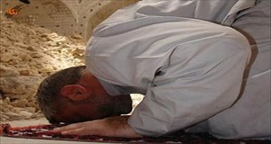 تبیین احکام نماز؛ با از دست دادن مهر در نماز نمی توان به هرچیزی سجده کرد 