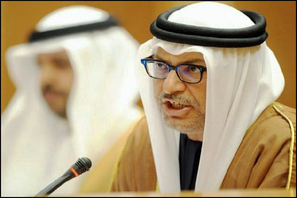 وزیر مشاور در امور خارجه امارات به خطبه‌های نماز جمعه دیروز تهران که در آن عربستان « خائن‌الحرمین شریفین» نامیده شد واکنش نشان داد.