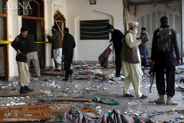 جان باختن 16 نمازگزار پاکستانی در یک عملیات انتحاری