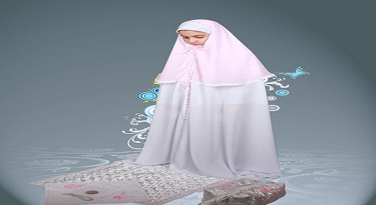 نماز در بیابان،دختر نه ساله ای که نمی خواهد نمازش قضا شود