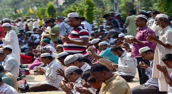 انتشار ویدئو برهم زدن نماز مسلمانان توسط هندوها در فضای مجازی