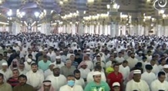 جلوه‌ای از اتحاد مسلمانان در مسجدالنبی(ص)