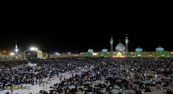 حضور روزانه ۲۰ هزار نمازگزار نوروزی در نمازهای جماعت مسجد جمکران