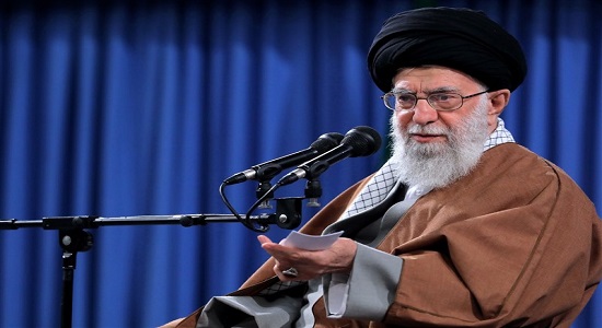 امام خامنه ای : محوریت یافتن مساجد برای انقلاب از ابتکارات مهم امام خمینی