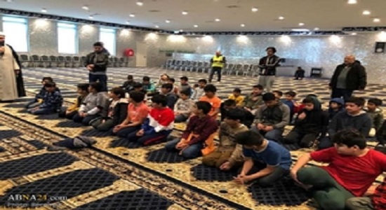 آموزش نماز به دانش آموزان در مسجد العصر در ملبورن استرالیا
