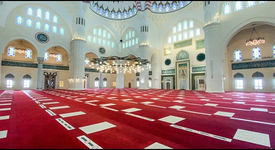 مساجد بحرین برای اقامه نماز ظهر بازگشایی می شوند