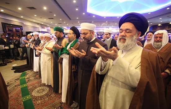 اقامه نماز وحدت در کنفرانس وحدت اسلامی