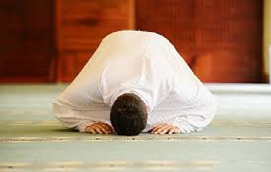 حکم ستر در نماز در مذاهب خمسه