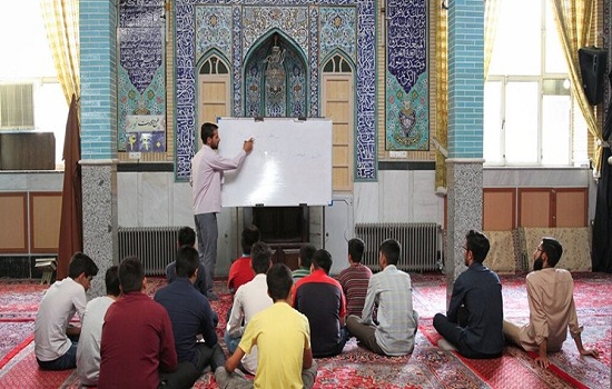 حضور کمرنگ نوجوانانی تهرانی در مسجد