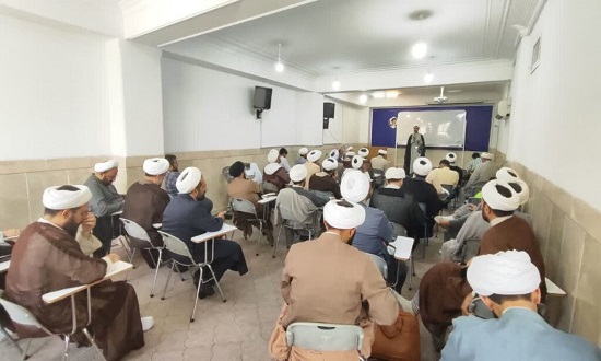 جلسه هم‌اندیشی اساتید مرکز تخصصی نماز با مسئولان ستاد اقامه نماز کشور برگزار شد